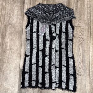 Pretty Angel Black, Gray, and White Cashmere Blend Textured Sleeveless Cardigan